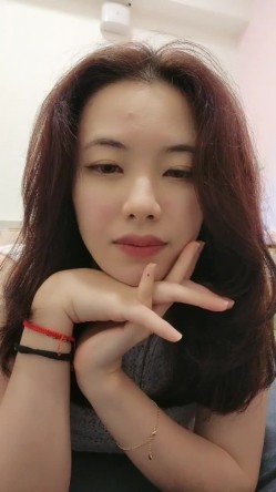 首次闺蜜大屌操【台湾小飘飘】辣眼互动 蹭裆 揉奶头 刺激 截图13