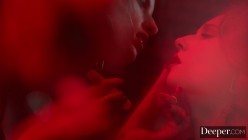 Deeper.26.05.14.Ashley.Lane.And.Octavia.Red.Lipstick.On.The.Glass.XXX.2160p.MP4-P2P[XC] 截图4