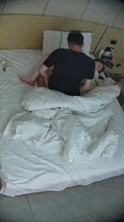 酒店偷拍腰细腿长粉雕玉琢女友上位骑乘姿势超级风骚 截图6