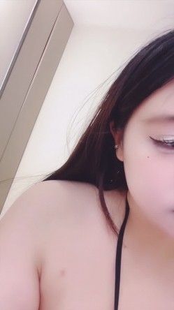 顶级女神带闺蜜下海玩双飞~性感黑丝巨乳乱晃，无套轮插内射~自慰 截图5