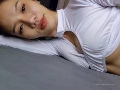 亚裔高颜小只马白人的性玩具「Asian_sexdoll」OF露脸大尺度私拍 火辣身材白虎少女极品炮架子 截图3