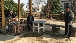 天花板露出狂人御姐【cikaimoon】付费，更大胆直接，当着老农的面直接脱光 截图5