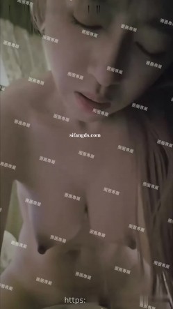 超顶级淫妻，【圈圈】，最新付费私拍，本期直接露脸，和粉丝车震，约单男大学生3P，好刺激 截图1