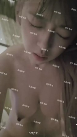 超顶级淫妻，【圈圈】，最新付费私拍，本期直接露脸，和粉丝车震，约单男大学生3P，好刺激 截图2