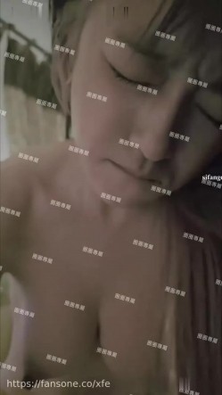 超顶级淫妻，【圈圈】，最新付费私拍，本期直接露脸，和粉丝车震，约单男大学生3P，好刺激 截图10