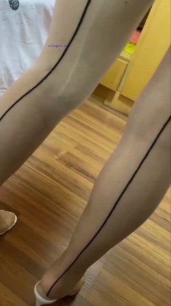 超顶反差婊少妇公务员美熟女【蓝阿姨】厚厚的红唇显得无比性感，口交舌功了得 截图7