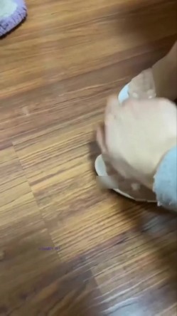 超顶反差婊少妇公务员美熟女【蓝阿姨】厚厚的红唇显得无比性感，口交舌功了得 截图12