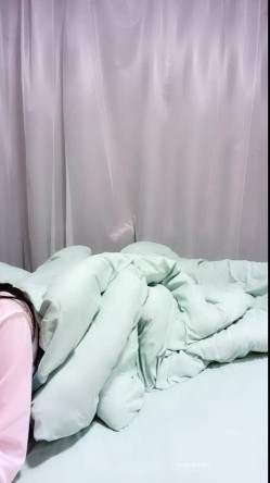 巨乳奶妈和亲妹妹一起下海：奶大与奶小的，奶奶的穴更黑哈哈，姐姐的胸摇 各种优惠勾引狼友撸！ 截图2