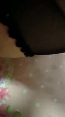哥哥不在家嫂子由我来安抚 两个穴各种插哥哥太久没碰她了被我玩喷了好几次都不满足最后还开发了从未被哥哥涉足的屁眼 截图3