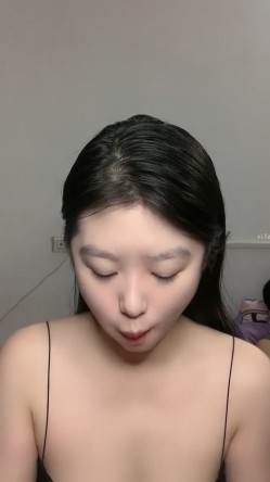 清纯女神！刚下海就被狂操~【西西棒棒】，一眼看着就很舒服的小美女，少女胴体真每秒，啪啪！内射 截图2