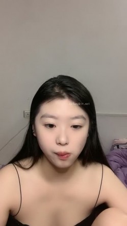 清纯女神！刚下海就被狂操~【西西棒棒】，一眼看着就很舒服的小美女，少女胴体真每秒，啪啪！内射 截图3