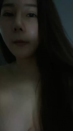 爆乳尤物颜值美女！近期下海收费操逼！道具插穴淫水直流，吸吮舔屌主动骑乘位，大屁股上下猛砸 截图16