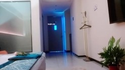 【秦少会所探花】，少妇一排排的选，连续两天出击，三个少妇床上伺候，毒龙口交啪啪，爽翻天了，刺激！ 截图1