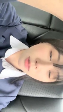 抖音网红！可爱至极！~【京鱼儿】大尺度粉穴天然美乳~哇塞，女神不常来，可遇不可求 截图5