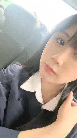 抖音网红！可爱至极！~【京鱼儿】大尺度粉穴天然美乳~哇塞，女神不常来，可遇不可求 截图10