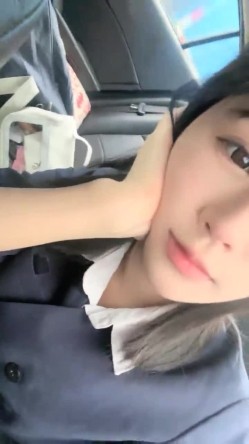 抖音网红！可爱至极！~【京鱼儿】大尺度粉穴天然美乳~哇塞，女神不常来，可遇不可求 截图14