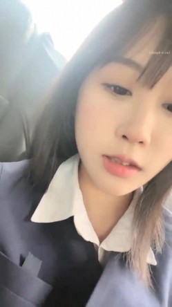 抖音网红！可爱至极！~【京鱼儿】大尺度粉穴天然美乳~哇塞，女神不常来，可遇不可求 截图15
