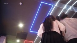 商城跟随偷窥跟男友逛街的眼镜小姐姐 皮肤白皙 性感大屁屁 截图1