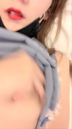 颜值不错黄发妹子双人啪啪秀 口交抽擦拨开丁字裤上位骑坐大力猛操 截图1