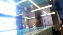 女偷拍客潜入国内洗浴会所更衣化妆间偷拍浴客2锁身偷拍大奶妹 截图1