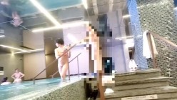 女偷拍客潜入国内洗浴会所更衣化妆间偷拍浴客2锁身偷拍大奶妹 截图2
