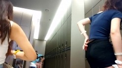 女偷拍客潜入国内洗浴会所更衣化妆间偷拍浴客2锁身偷拍大奶妹 截图16