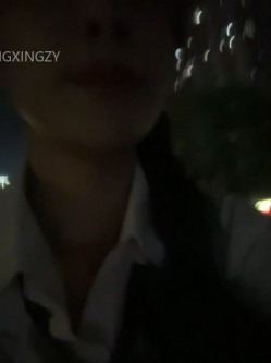 JK小母狗+反差研究生【adora】各种户外公共场所跳蛋发骚喷水 截图8