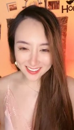 重磅！御姐女神下海，【痴女1】，好久没遇到这么漂亮的御姐了，骚到爆，那眼神看了真是受不了 截图1