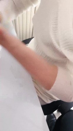 【泡泡马】白领御姐~! 白皙身材~户外刺激车震~无套啪啪 截图2