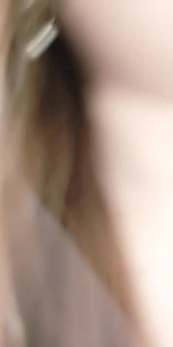 露脸黑丝袜非常耐操的年轻小妹，口活超棒非常淫荡被大鸡巴各种姿势爆草，无套水多表情很骚，呻吟浪叫不止 截图1