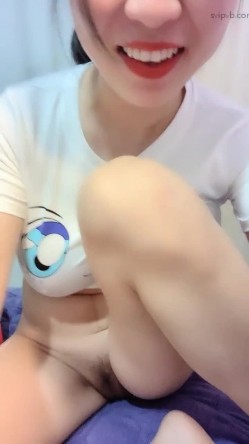猎奇圈内部分享热门视频极品大奶子哺乳期的奶妈疯狂露出自摸挑逗赚奶粉钱 截图2
