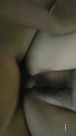 巨乳良家熟女人妻 身材丰腴 逼毛浓密 在家被无套输出 这沉甸甸的浑圆大奶子真诱惑 截图14