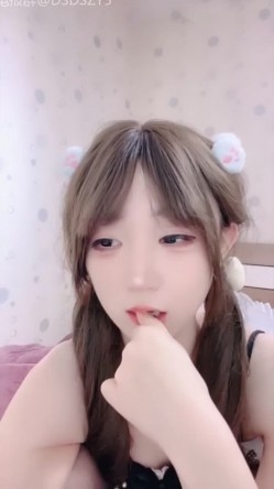 今年最美校花【邪恶双马尾】道具自慰 罕见收费房~尺度全开~全裸 截图5