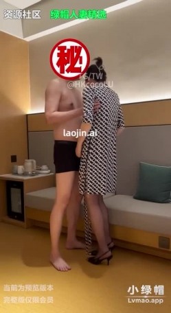 推特极品绿帽淫妻博主，【翘臀人妻】，人妻少妇，长裙地下藏着的风骚淫妻，享受这淫靡时光中 截图1