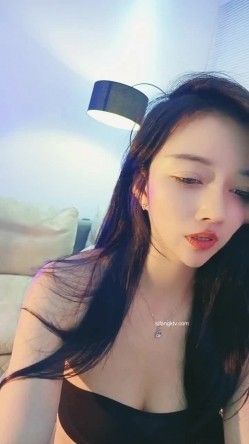 【高端奢华 ️顶级空姐】超美商务模特『小一一』极品女神重磅回归 又骚又御《此女只应天上有 人间谁配操一回》 截图12