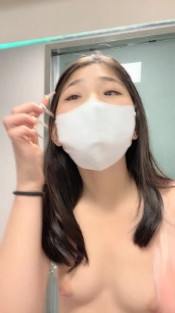 【笑性别够野呵】，纯素颜9分女神，现场卸妆，洗澡站着撒尿，极品胴体，超清镜头展示极具挑逗 截图10