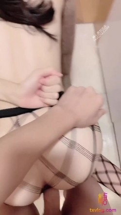 翘臀女神粉色情人激情啪啪后入 截图16