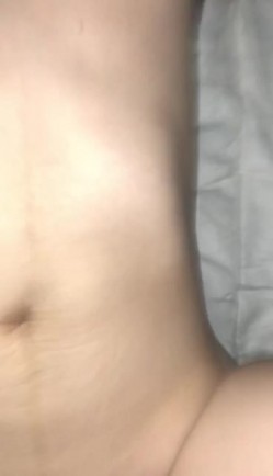 大神的绿奴母狗们，车震户外露出，滴蜡后入打开门看着邻居走廊大战，楼道做爱，威武刺激哦 22V流出！ 截图10