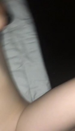 大神的绿奴母狗们，车震户外露出，滴蜡后入打开门看着邻居走廊大战，楼道做爱，威武刺激哦 22V流出！ 截图13