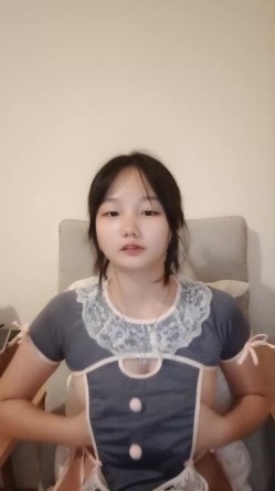 新人~成都邻家妹妹~【一起来贴贴】学妹下海全裸特写~跳蛋~！ 截图4