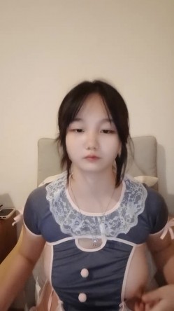 新人~成都邻家妹妹~【一起来贴贴】学妹下海全裸特写~跳蛋~！ 截图7