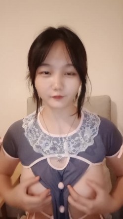 新人~成都邻家妹妹~【一起来贴贴】学妹下海全裸特写~跳蛋~！ 截图15