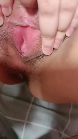 肉嘟嘟的小坦克妹子，和短小的表哥做爱，耐心口活，帅男后入操逼，丰满阴户蝴蝶粉逼 截图9
