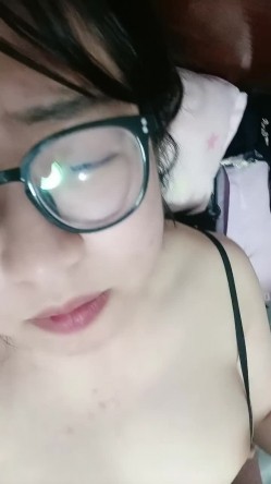 肉嘟嘟的小坦克妹子，和短小的表哥做爱，耐心口活，帅男后入操逼，丰满阴户蝴蝶粉逼 截图11