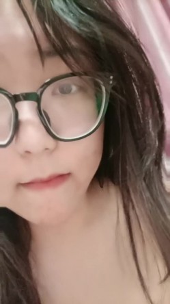 肉嘟嘟的小坦克妹子，和短小的表哥做爱，耐心口活，帅男后入操逼，丰满阴户蝴蝶粉逼 截图12
