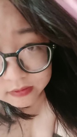肉嘟嘟的小坦克妹子，和短小的表哥做爱，耐心口活，帅男后入操逼，丰满阴户蝴蝶粉逼 截图16