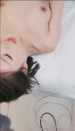 专业团队黄播赚钱，女上位情趣椅子暴力打桩，灯光专业，角度很刁钻 截图16
