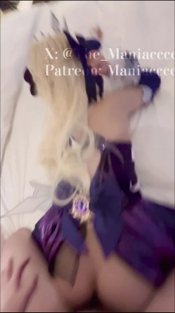 专操极品COS大神【Maniacccccc】新作 星之守护卡莎&菲谢尔COS 优菈 后入潮吹，模特身材尤物女神颜值党福利 截图4