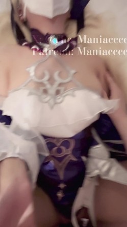 专操极品COS大神【Maniacccccc】新作 星之守护卡莎&菲谢尔COS 优菈 后入潮吹，模特身材尤物女神颜值党福利 截图9