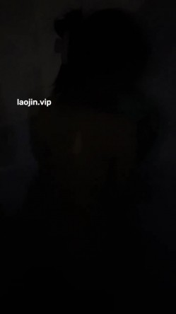 【原档泄密】，福建女大学生，真实啪啪男友流出，完美露脸，清新可爱皮肤白皙，还有小树林啪啪 截图11